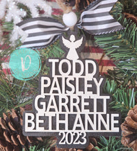 Load image into Gallery viewer, Personalized Family Tree Ornament
